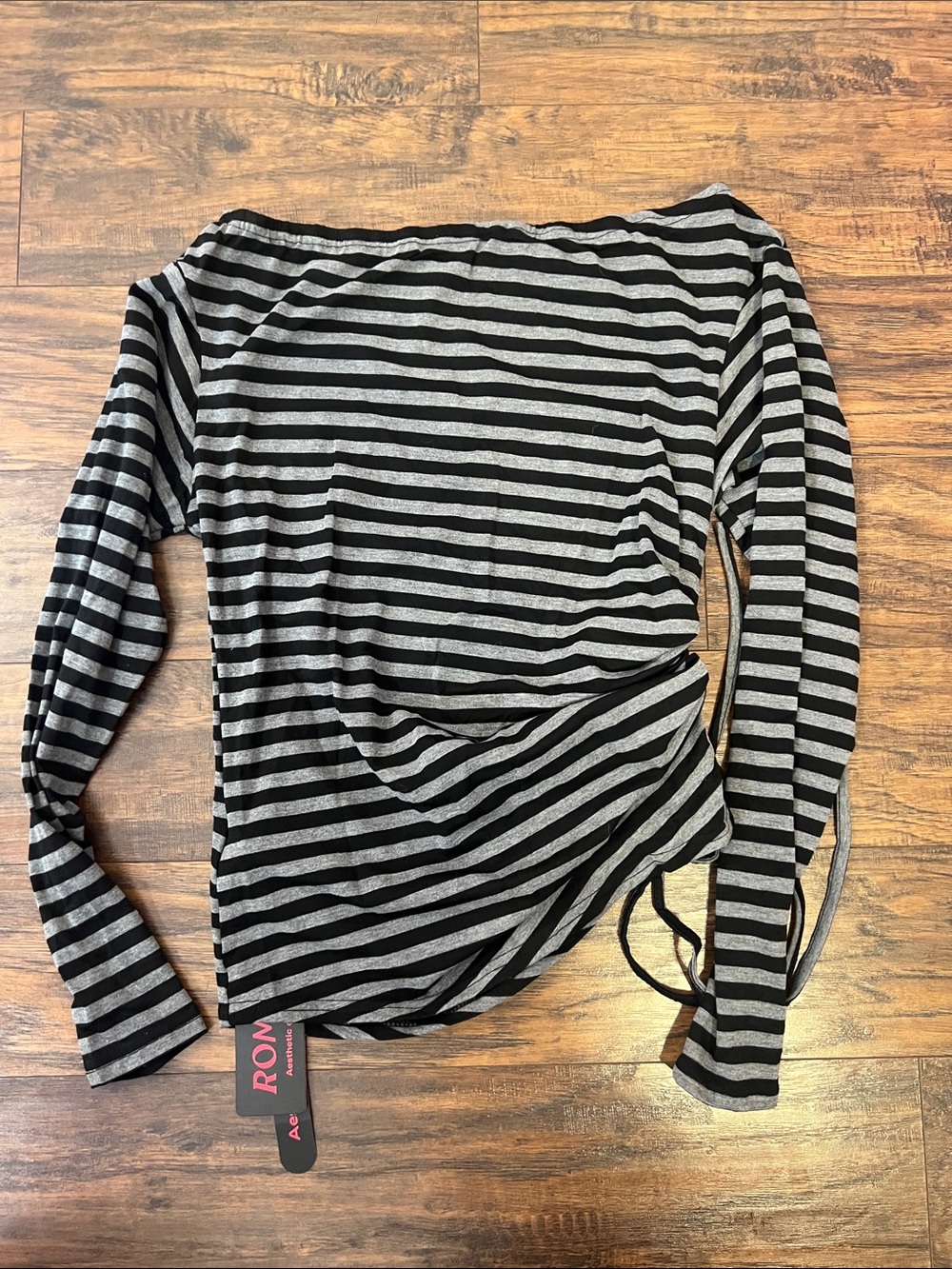 ROMWE Black and Gray Striped Long Sleeve Top with Side Tie